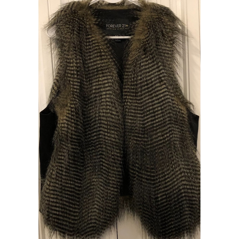 Forever 21 Plus 2X Faux Fur Vest Black Brown Chevron Striped Open Front Boho